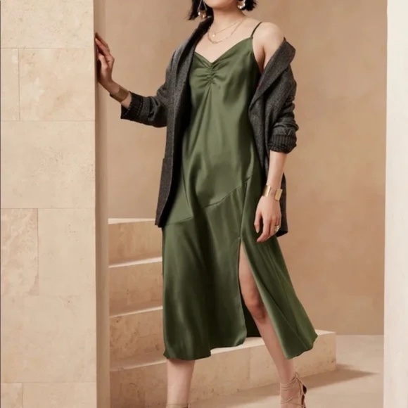 Banana Republic Dresses & Skirts - Banana Republic Silky Dress, Gorgeous! NWT
